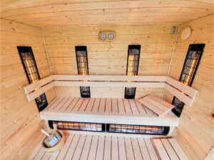 Sauna NATY, realizace: lavice